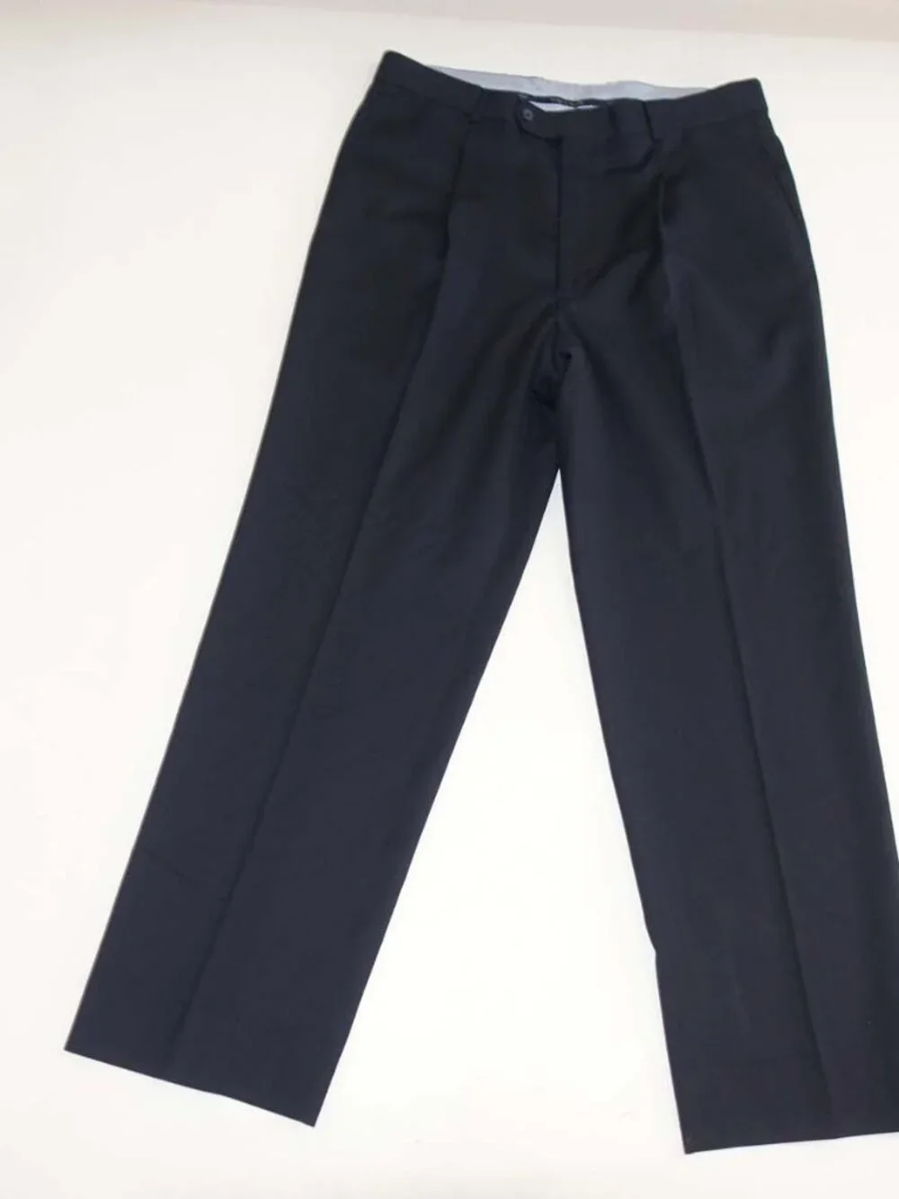 Tommy Hilfiger Men's 2 Button Suit Size 42 Long 35 x 31 Navy Blue 100% Wool 42L